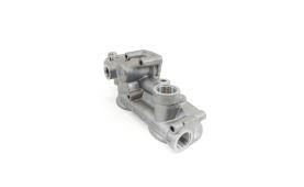 Držák olejového filtru motoru CURSOR 10 / 13 504035152 (3)