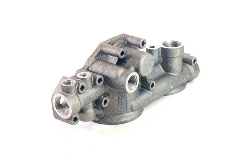 Držák olejového filtru motoru CURSOR 10 / 13 504035152