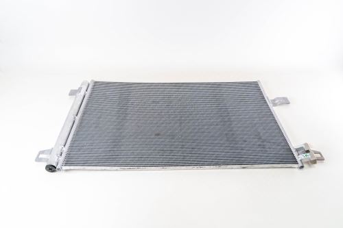 Kondenzátor klimatizace DCN32028